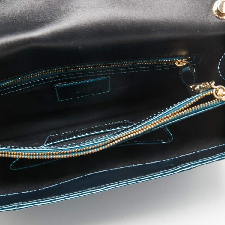 مملوكة مسبقًا Bvlgari Green Patent Leather Medium Serpenti Forever Flap Shoulder Bag