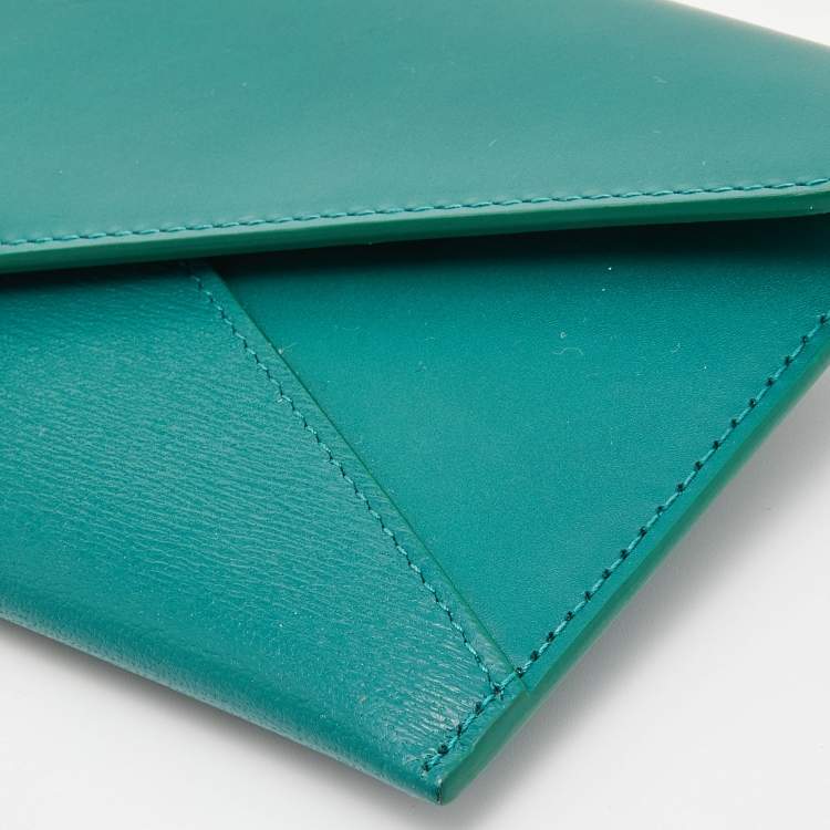 Pre Owned Bvlgari Green Leather Serpenti Forever Flap Wristlet Wallet