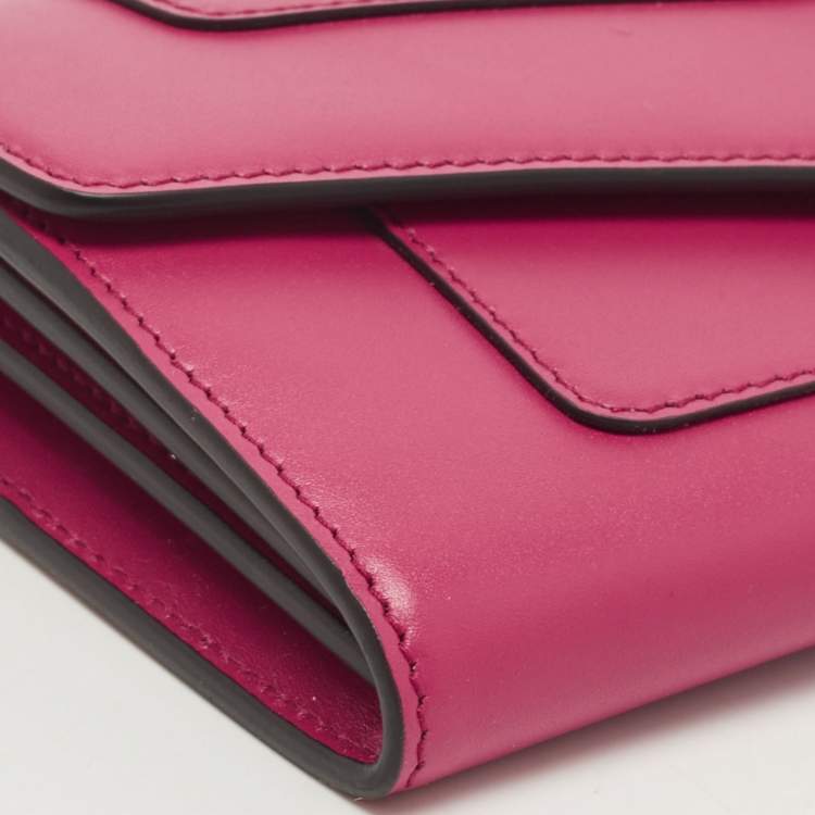 Pre Owned Bvlgari Fuchsia Leather Serpenti Forever Wallet