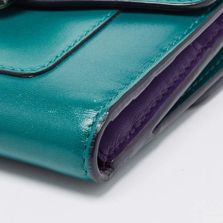Pre Owned Bvlgari Green Leather Serpenti Forever Trifold Wallet