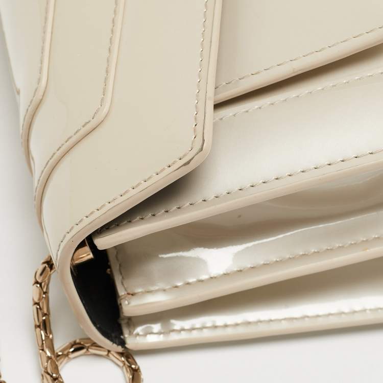 Pre Owned Bvlgari Off White Patent Leather Small Serpenti Forever Shoulder Bag