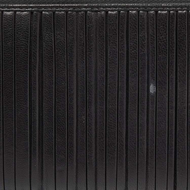 Pre Owned Bvlgari Black Pleated Leather Zip Around Wallet