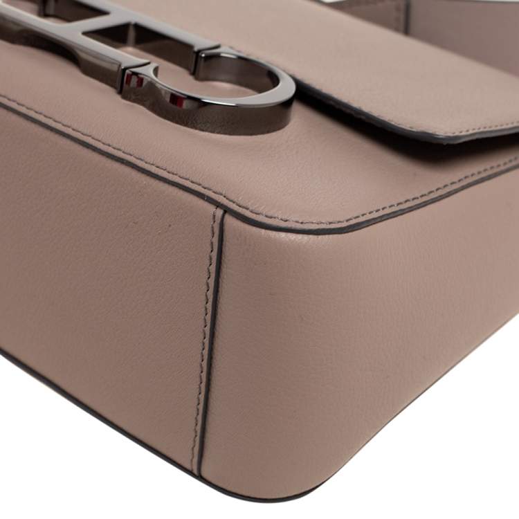 Pre Owned Carolina Herrera Grey Leather Medium Initials Insignia Shoulder Bag