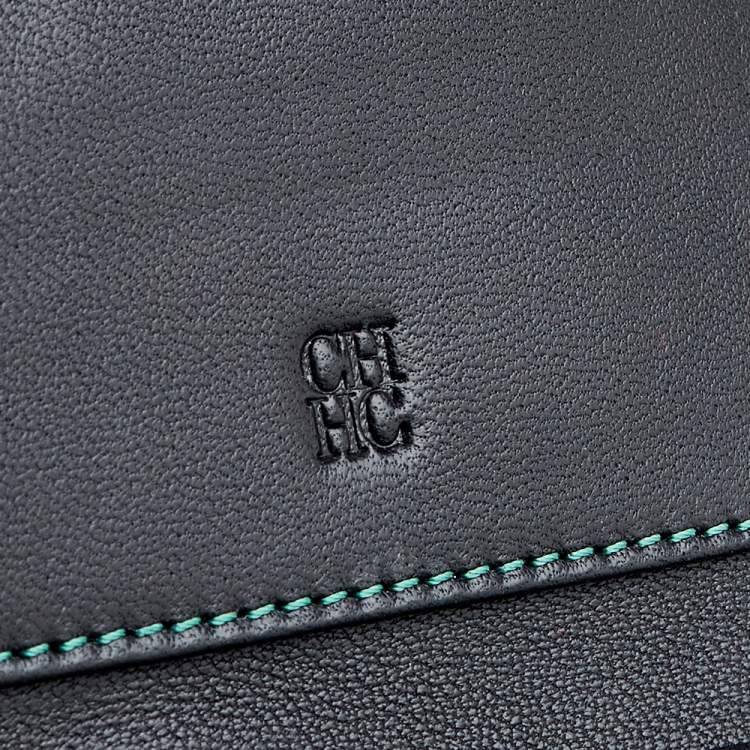 Pre Owned Carolina Herrera Black Quilted Leather Compact Wallet