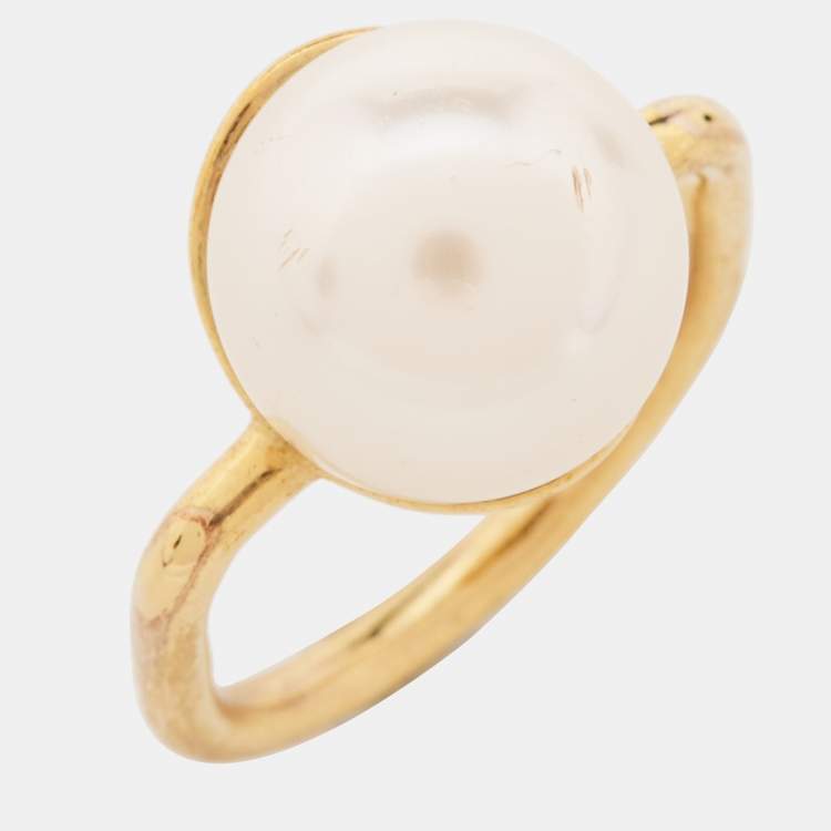 Pre Owned Carolina Herrera CH Faux Pearl Gold Tone Ring Size 52