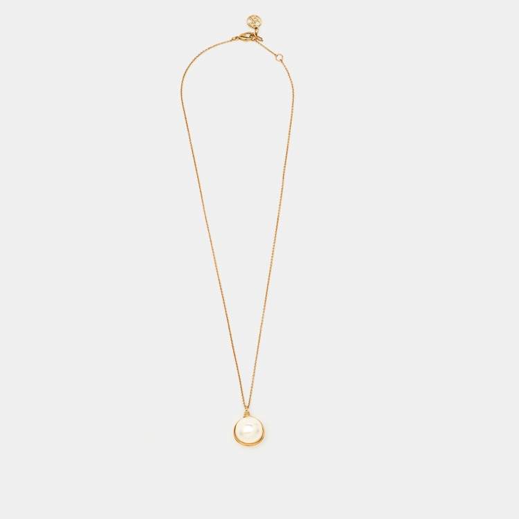 Pre Owned Carolina Herrera Faux Pearl Gold Tone Pendant Necklace