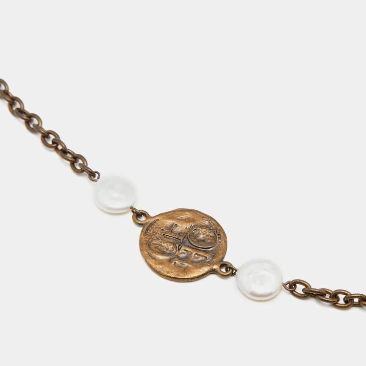 Pre Owned Carolina Herrera Antique Finish Metal Pearl Station Necklace