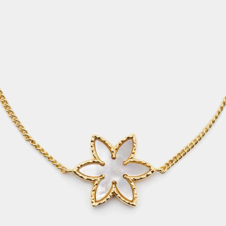 Pre Owned Carolina Herrera Flower Mother of Pearl Gold Tone Bracelet