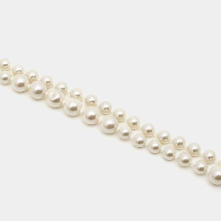 مملوكة مسبقًا Carolina Herrera CH Crystal Embellished Faux Pearl Gold Tone Necklace