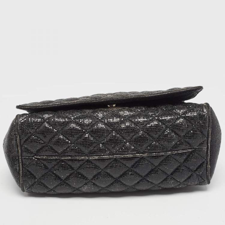 Pre Owned Carolina Herrera Black Quilted Textured Patent Leather Flap Chain Shoulder Bag