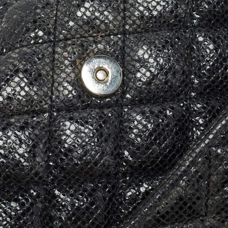 Pre Owned Carolina Herrera Black Quilted Textured Patent Leather Flap Chain Shoulder Bag