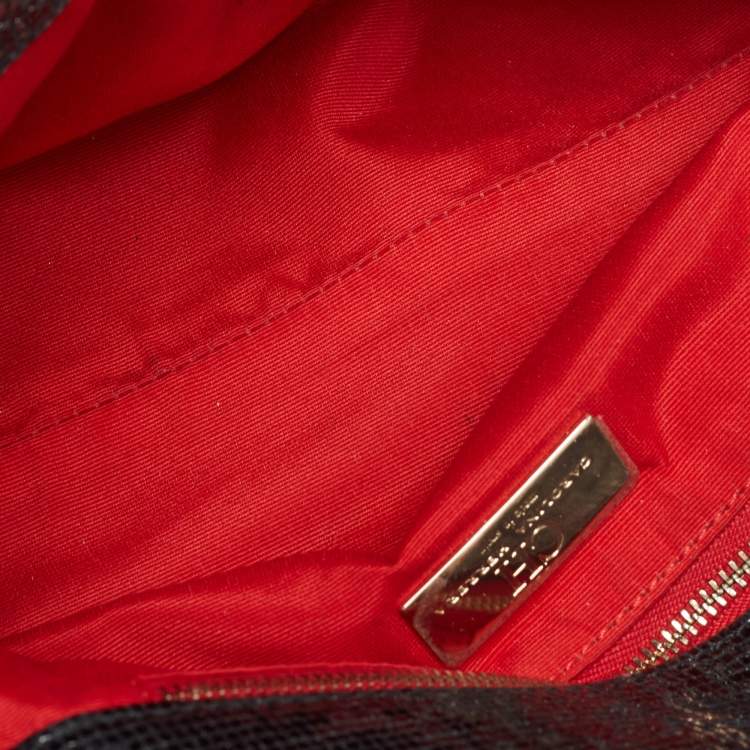 Pre Owned Carolina Herrera Black Quilted Textured Patent Leather Flap Chain Shoulder Bag