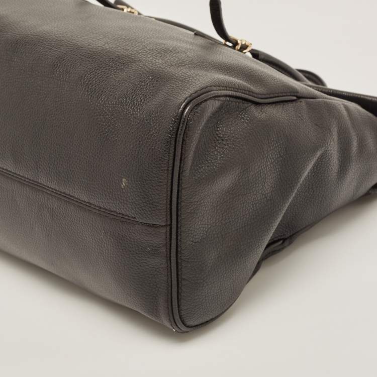Pre Owned Carolina Herrera Black Leather Minueto Flap Bag