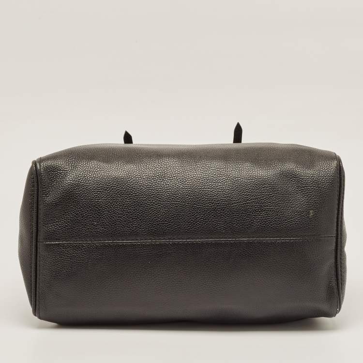 Pre Owned Carolina Herrera Black Leather Minueto Flap Bag