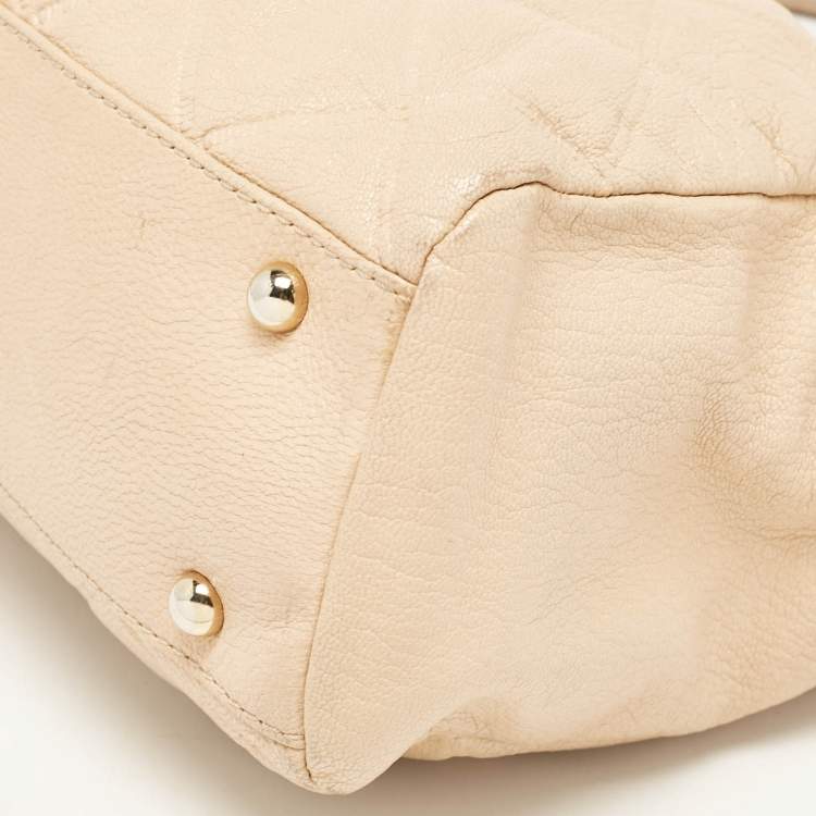 Pre Owned Carolina Herrera Beige Logo Embossed Quilted Leather Chain Tote