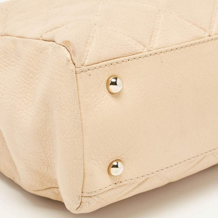 Pre Owned Carolina Herrera Beige Logo Embossed Quilted Leather Chain Tote