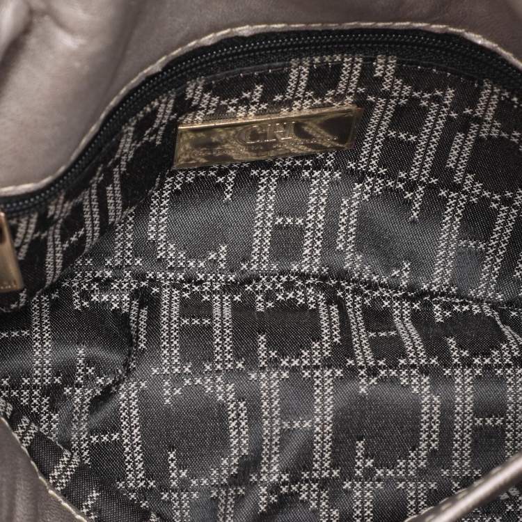 Pre Owned Carolina Herrera Grey Leather Pouch Clutch
