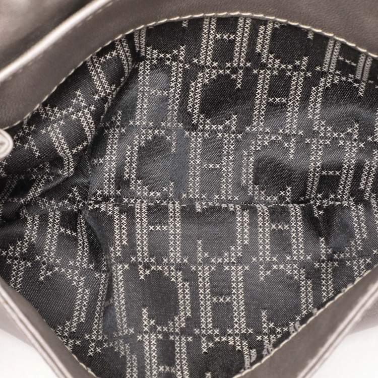 Pre Owned Carolina Herrera Grey Leather Pouch Clutch