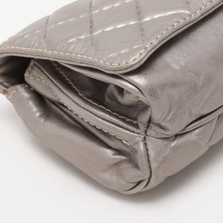 Pre Owned Carolina Herrera Grey Leather Pouch Clutch