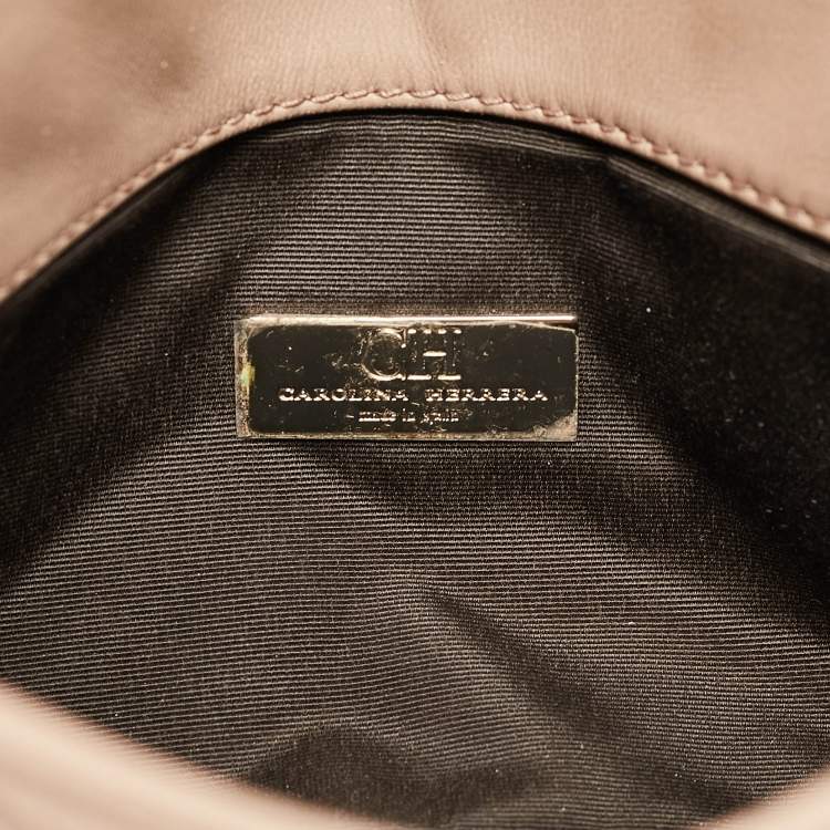 Pre Owned Carolina Herrera Beige Quilted Leather Flap Chain Crossbody Bag