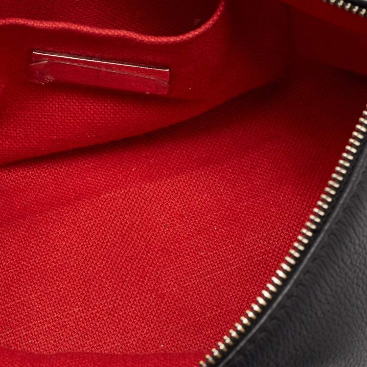 مملوكة مسبقًا Carolina Herrera Black Leather Pochette Bag