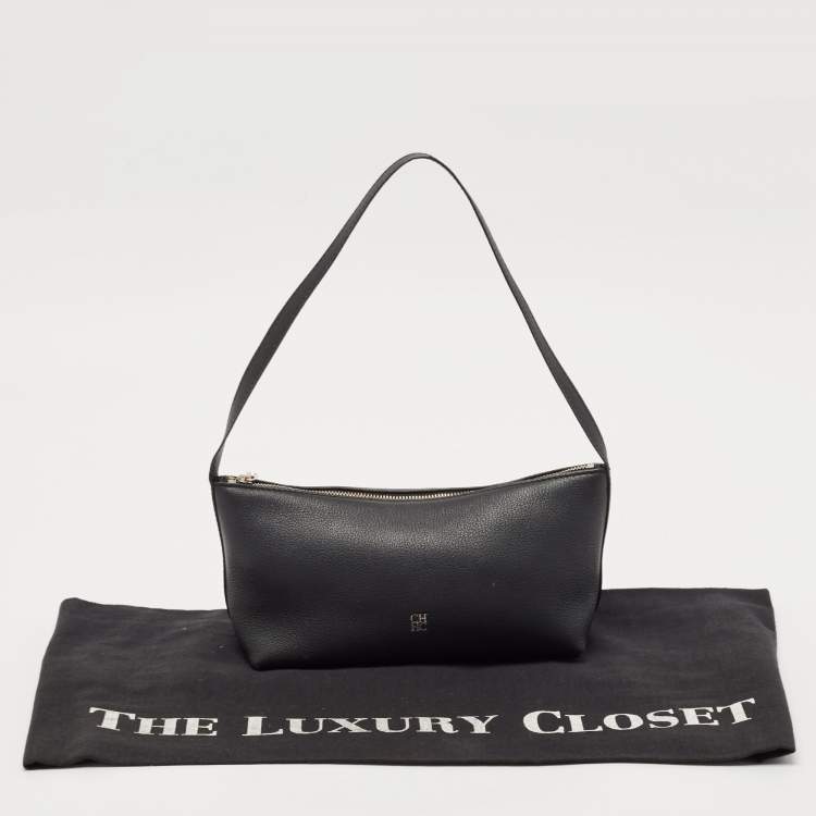 مملوكة مسبقًا Carolina Herrera Black Leather Pochette Bag