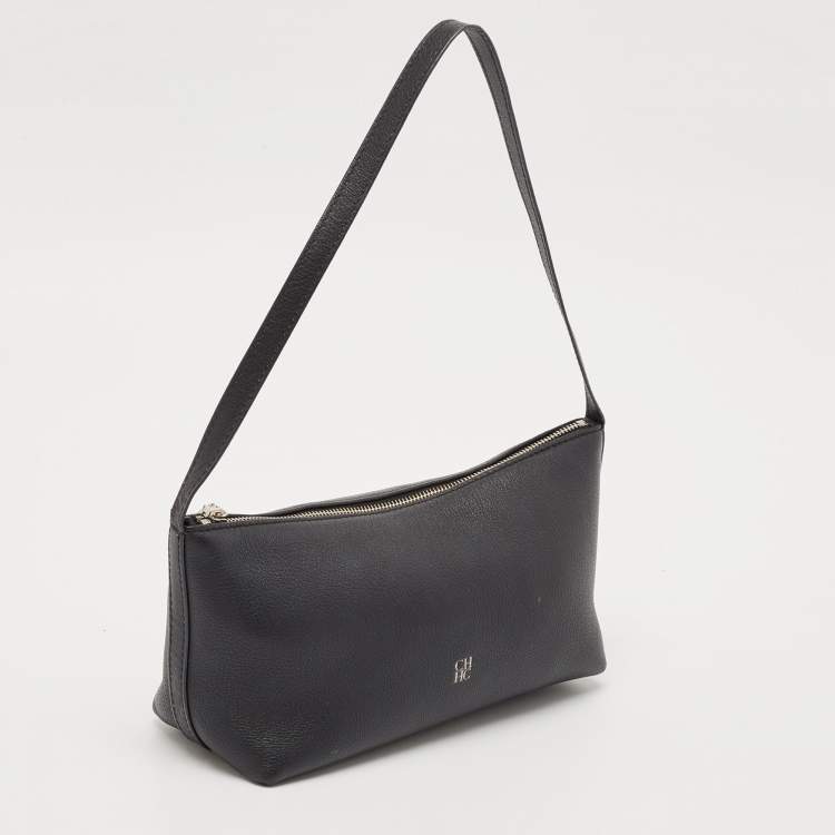 مملوكة مسبقًا Carolina Herrera Black Leather Pochette Bag