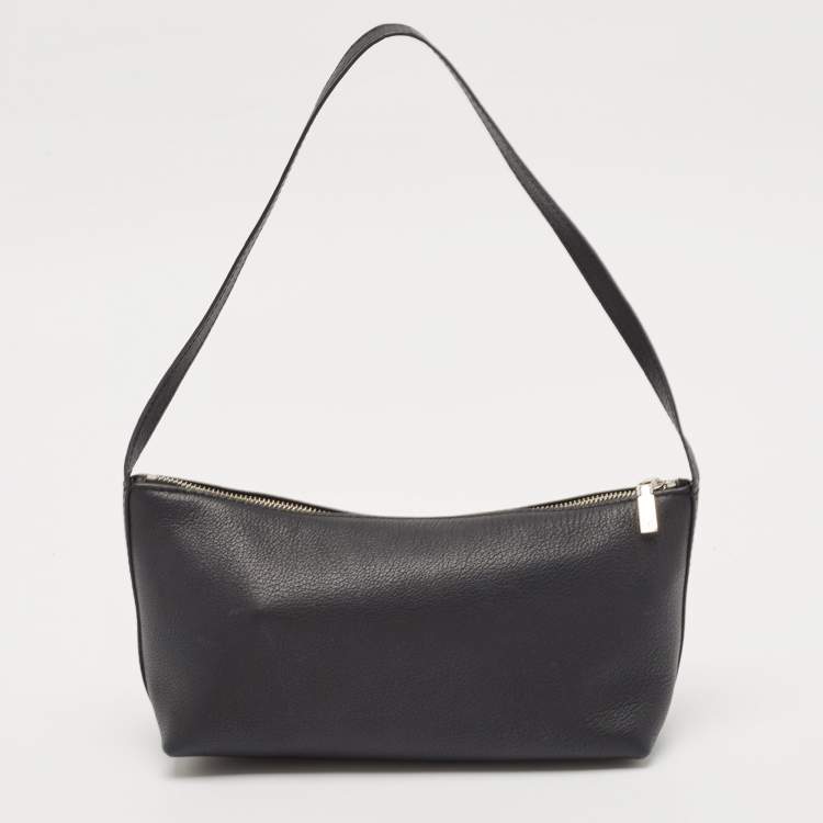 مملوكة مسبقًا Carolina Herrera Black Leather Pochette Bag