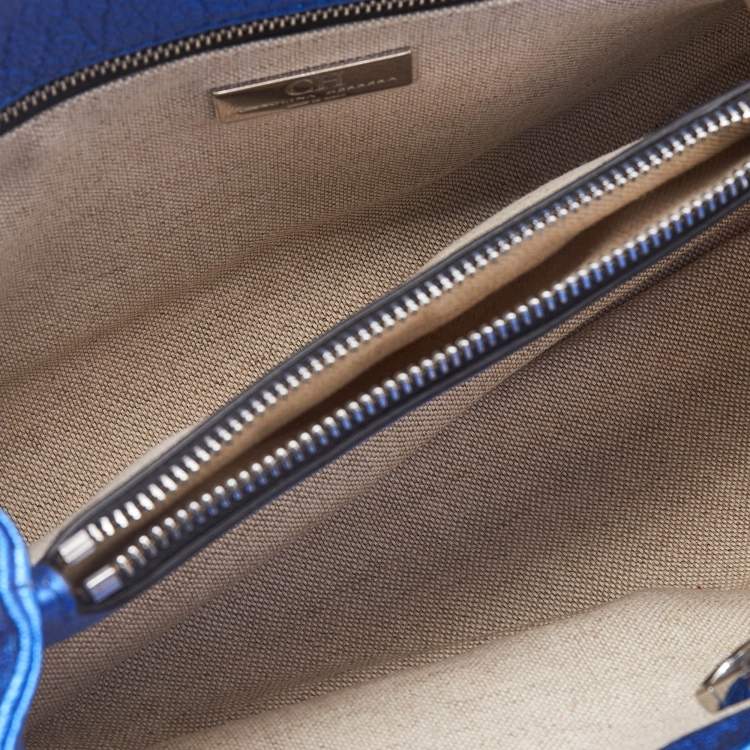 Pre Owned Carolina Herrera Blue Quilted Leather Logo Charm Chain Tote