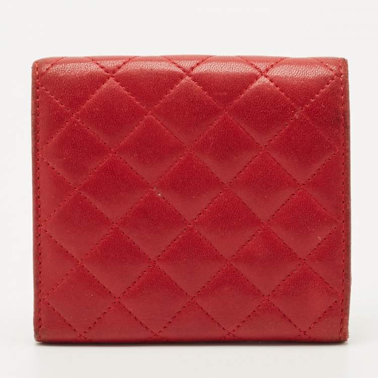Pre Owned Carolina Herrera Red Quilted Leather Trifold Compact Wallet