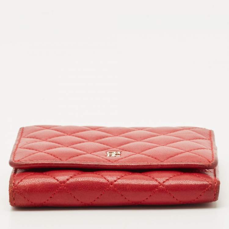 Pre Owned Carolina Herrera Red Quilted Leather Trifold Compact Wallet