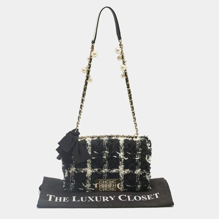 Pre Owned Carolina Herrera Black/White Tweed CHHC Pearl Embellished Shoulder Bag