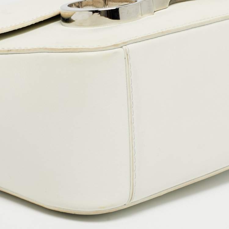 Pre Owned Carolina Herrera White Leather Medium Initials Insignia Shoulder Bag