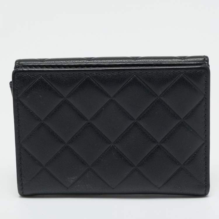 Pre Owned Carolina Herrera Black Quilted Leather Flap Compact Wallet