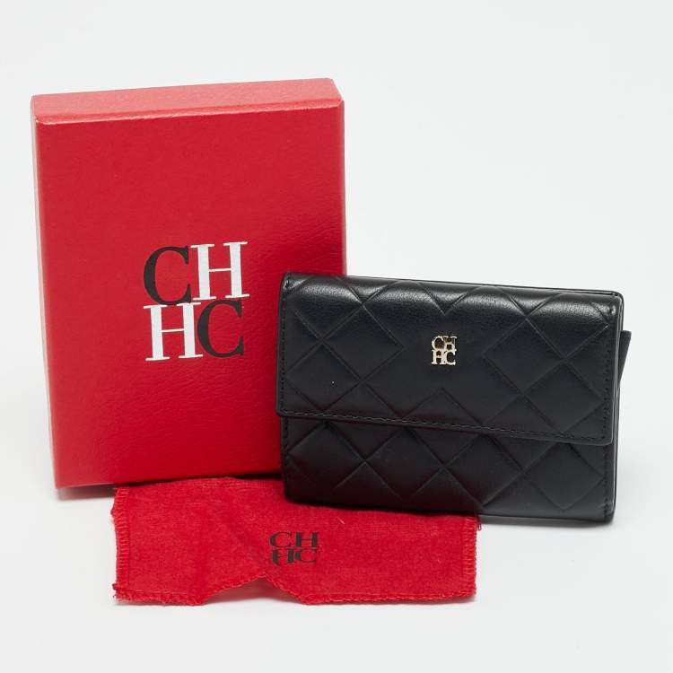 Pre Owned Carolina Herrera Black Quilted Leather Flap Compact Wallet