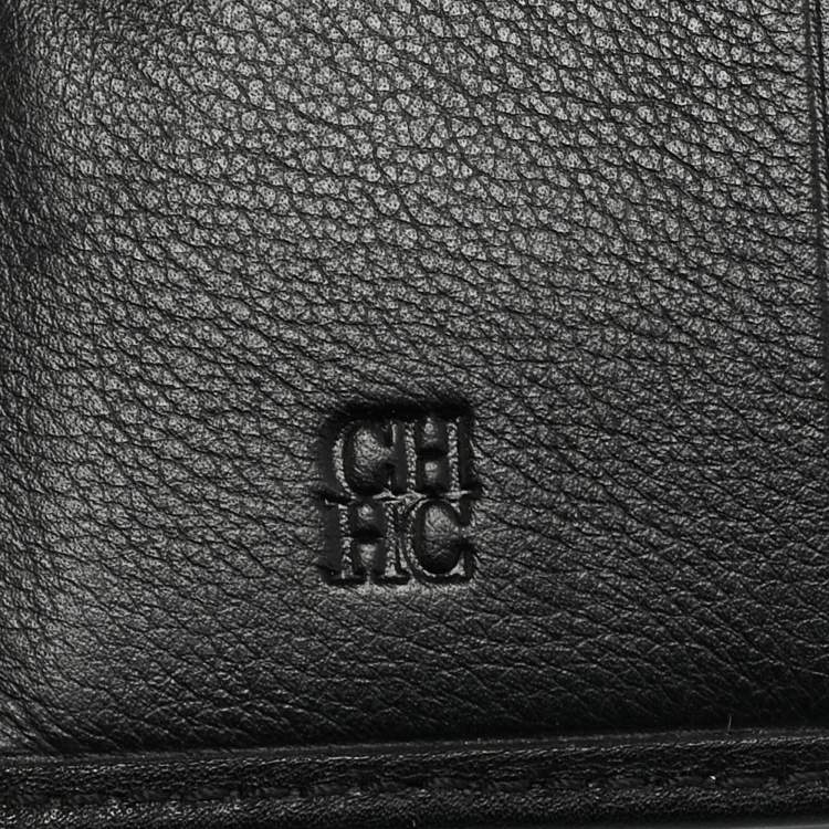 Pre Owned Carolina Herrera Black Quilted Leather Flap Compact Wallet