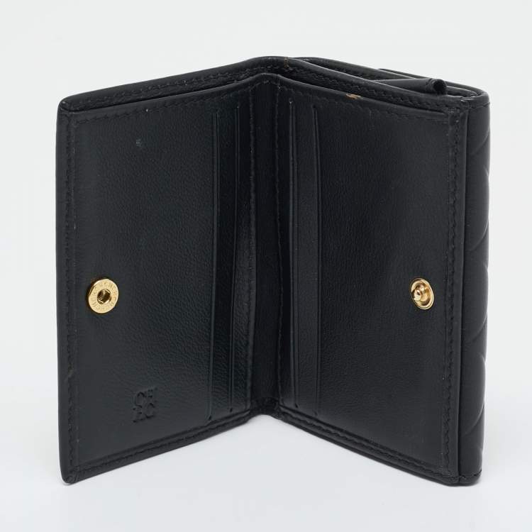 Pre Owned Carolina Herrera Black Quilted Leather Flap Compact Wallet