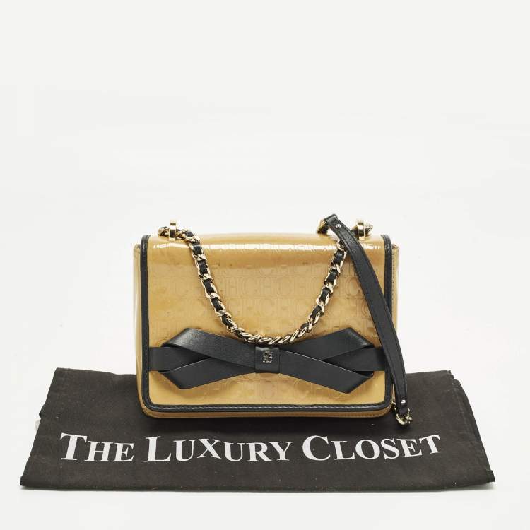 Pre Owned Carolina Herrera Bow Beige/Black Monogram Embossed Patent and Leather Shoulder Bag
