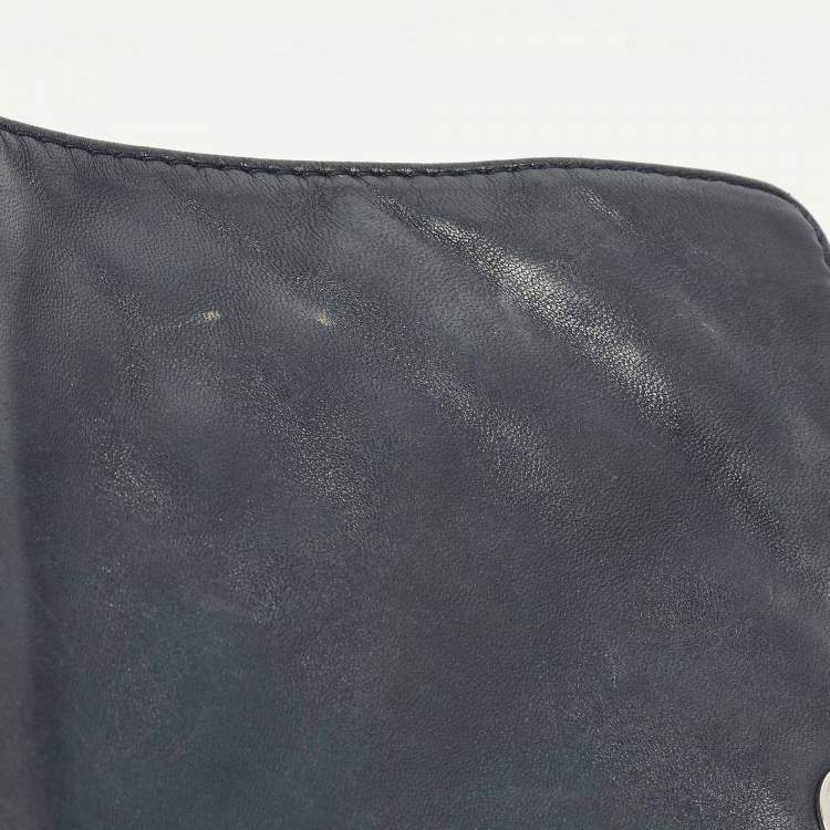 Pre Owned Carolina Herrera Logo Flap Navy Blue Quilted Leather Shoulder Bag