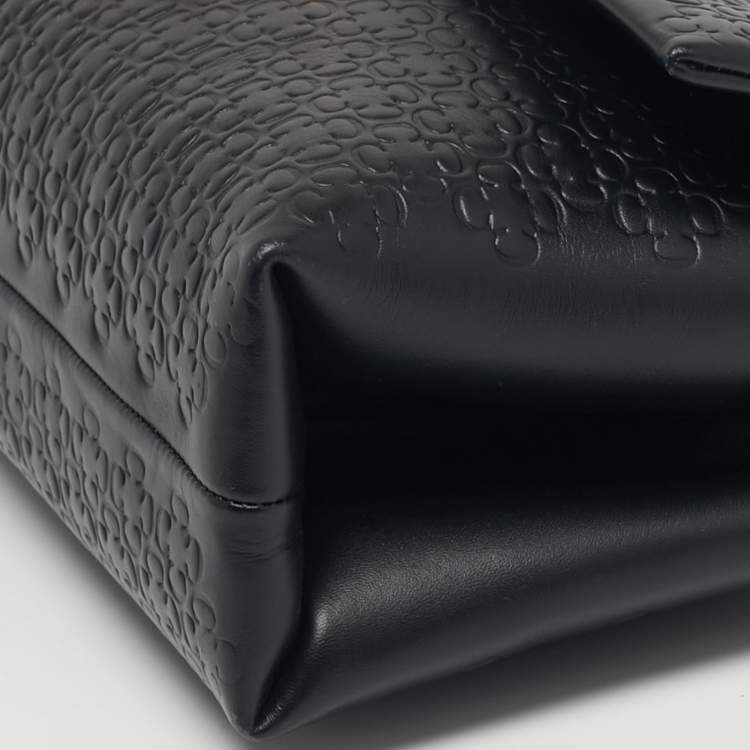 Pre Owned Carolina Herrera Camelot Black Embossed Leather Shoulder Bag