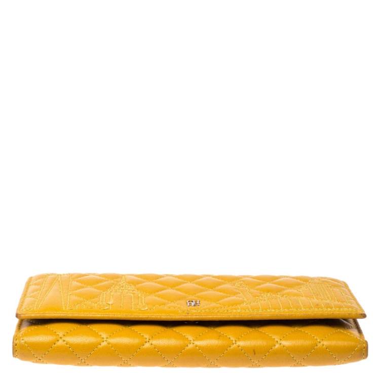 Pre Owned Carolina Herrera Mustard Quilted Leather Flap Wallet