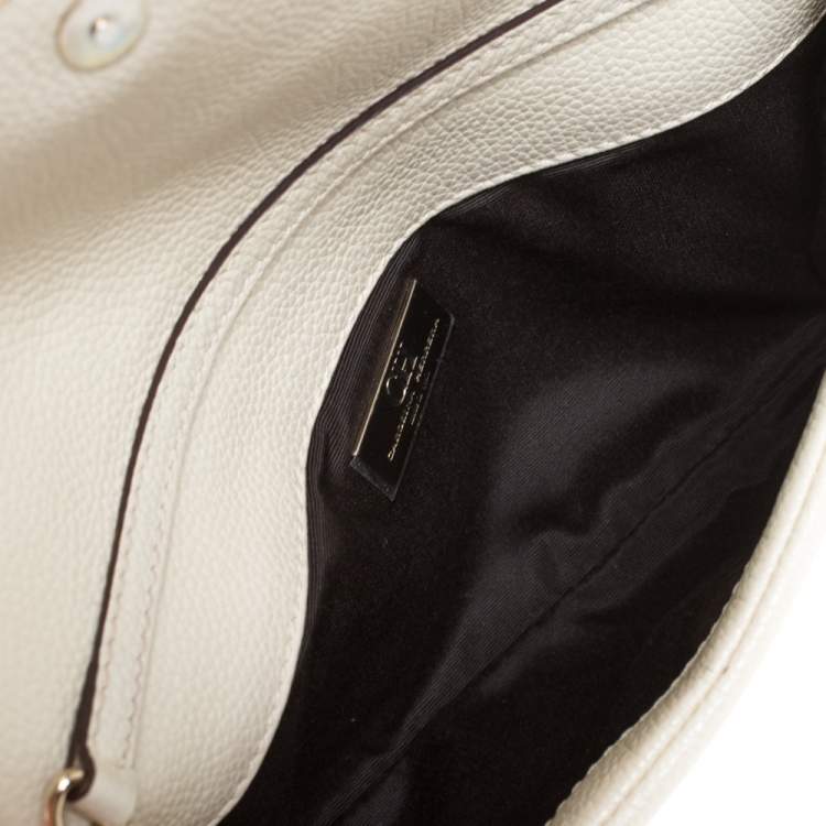 Pre Owned Carolina Herrera Light Cream Leather Flap Chain Clutch