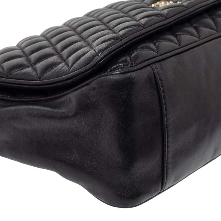 Pre Owned Carolina Herrera Black Quilted Leather Flap Chain Shoulder Bag