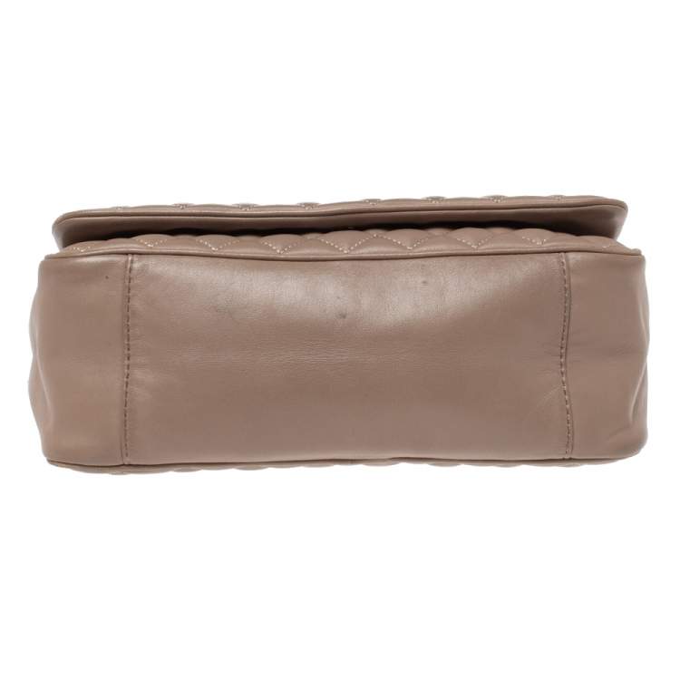 Pre Owned Carolina Herrera Beige Quilted Leather Flap Chain Shoulder Bag