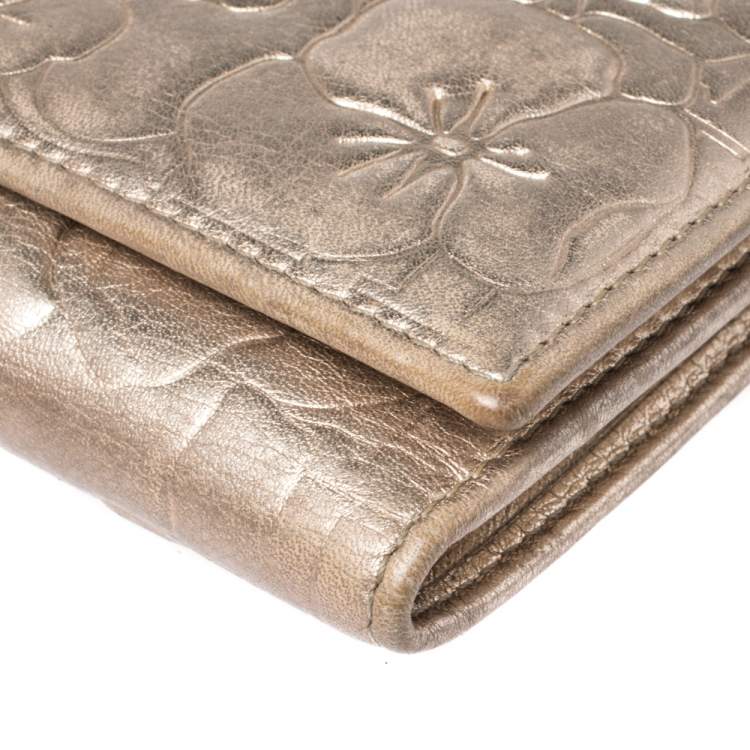 Pre Owned Carolina Herrera Gold Floral Embossed Leather Flap Continental Wallet