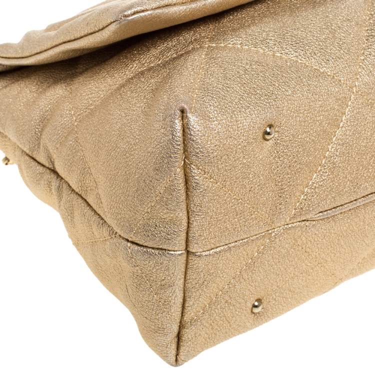 Pre Owned Carolina Herrera Gold Embossed Leather Metal Flap Shoulder Bag