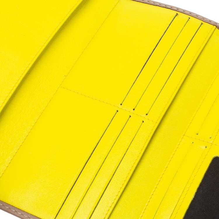 Pre Owned Carolina Herrera Beige Leather Tassel Continental Trifold Wallet