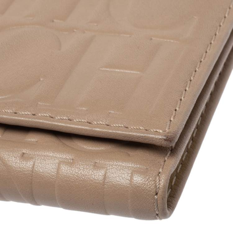 Pre Owned Carolina Herrera Beige Leather Tassel Continental Trifold Wallet