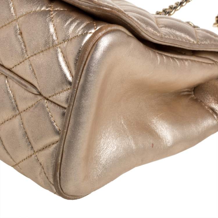 Pre Owned Carolina Herrera Metallic Gold Quilted Leather Flap Chain Shoulder Bag