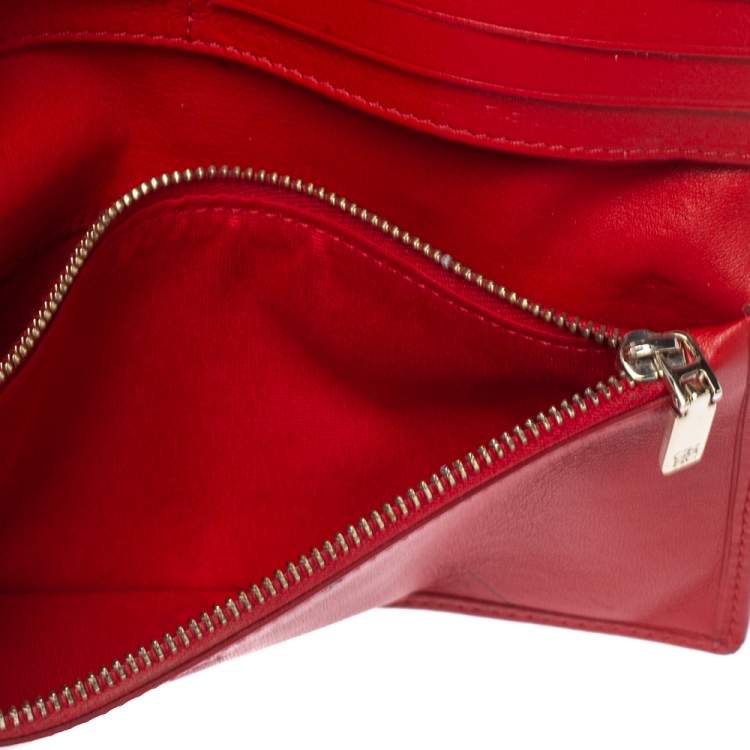Pre Owned Carolina Herrera Preppy Red Quilted Leather Flap Wallet